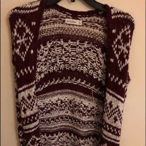 Maroon & White knitted cardigan
